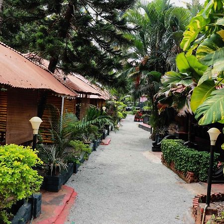 Kerala Bamboo House Hotel Varkala Esterno foto