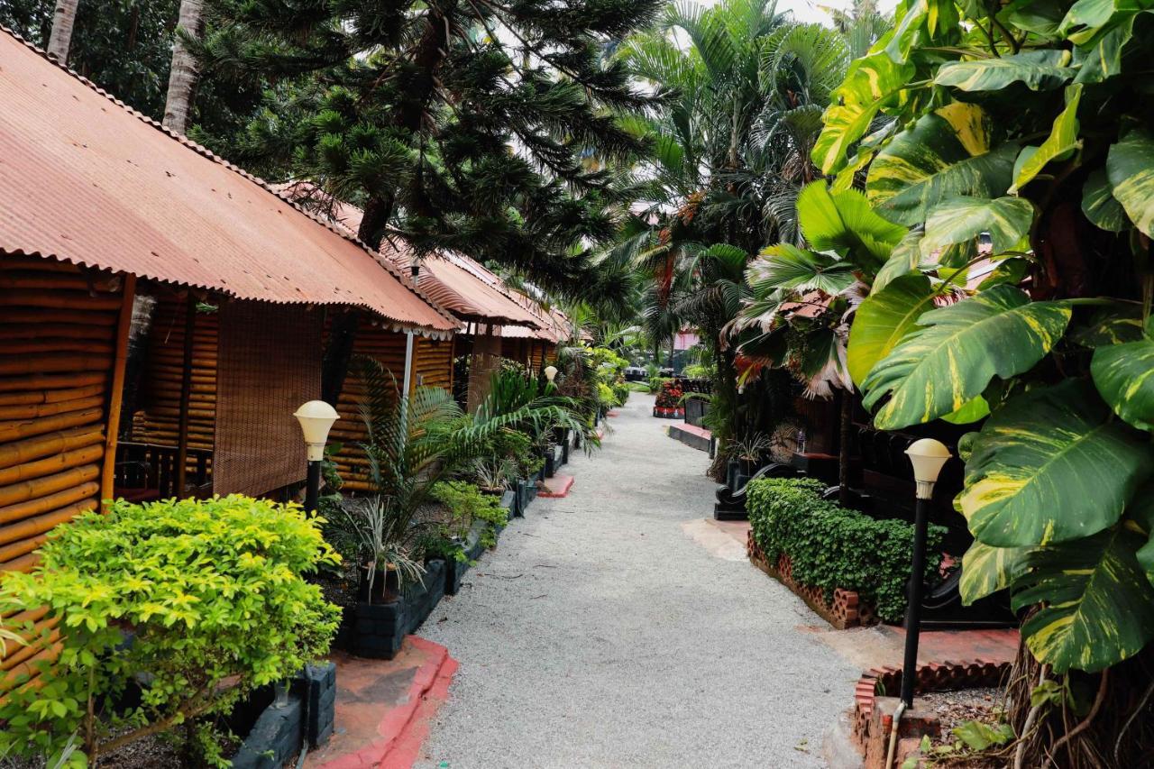 Kerala Bamboo House Hotel Varkala Esterno foto