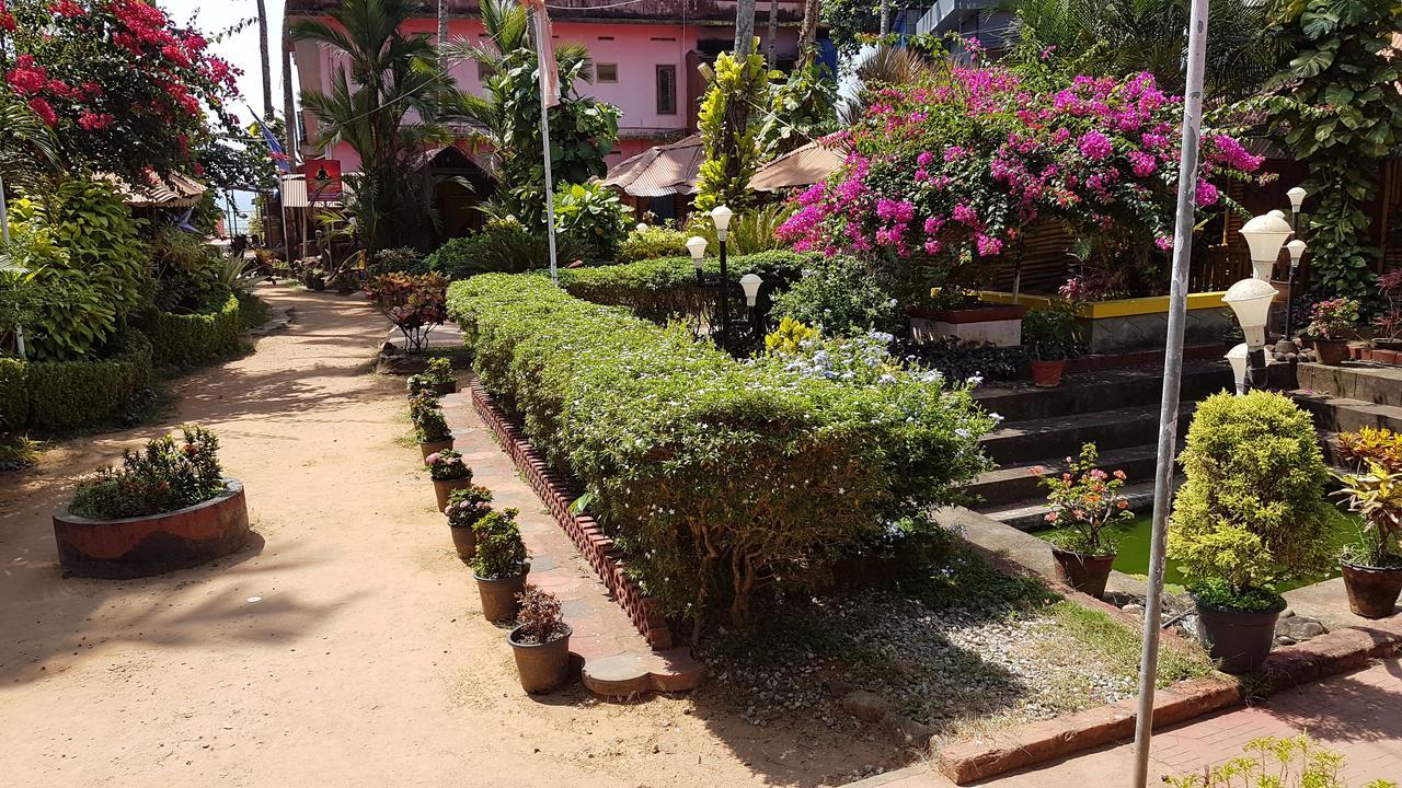 Kerala Bamboo House Hotel Varkala Esterno foto